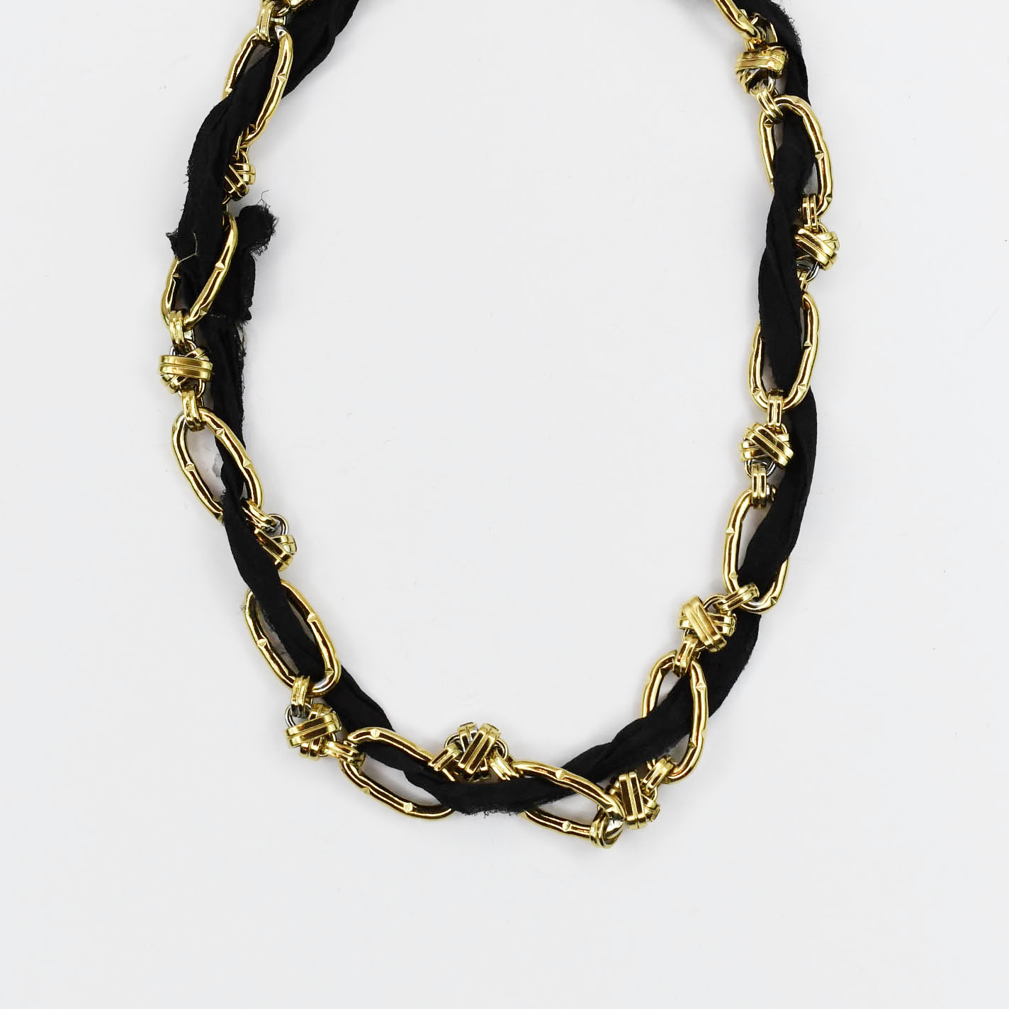 Don't Get it Twisted Black Collar