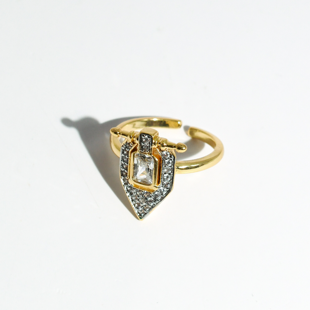Elliot Ring
