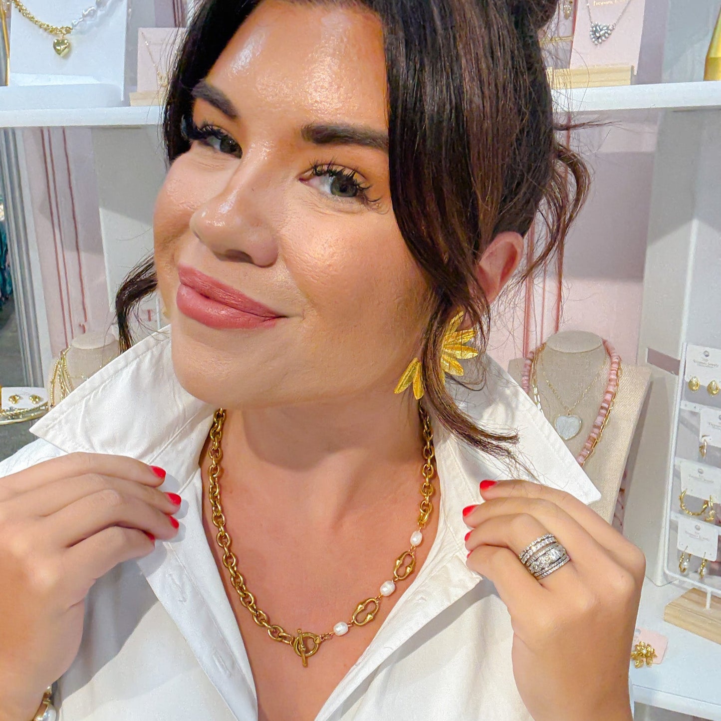 Gold chain necklace, asymmetric pearl accents, modern link design, toggle clasp jewelry, trendy boutique accessory, waterproof, hypoallergenic, tarnish free, wholesale jewelry for women