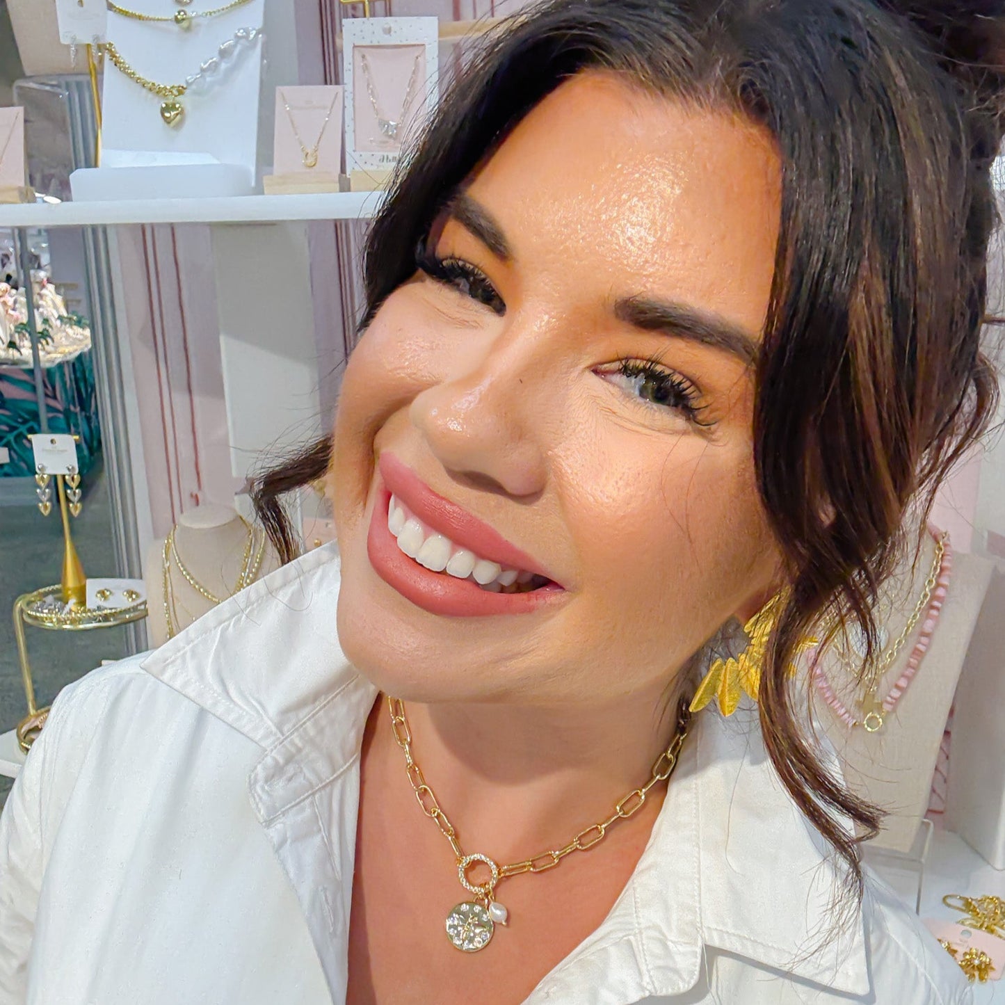 Dainty gold layered necklace with chunky paperclip chain and a round coin pendant featuring a crystal-detailed bee design and a small pearl charm, waterproof, hypoallergenic, tarnish free, statement accessories, wholesale jewelry for women boutiques