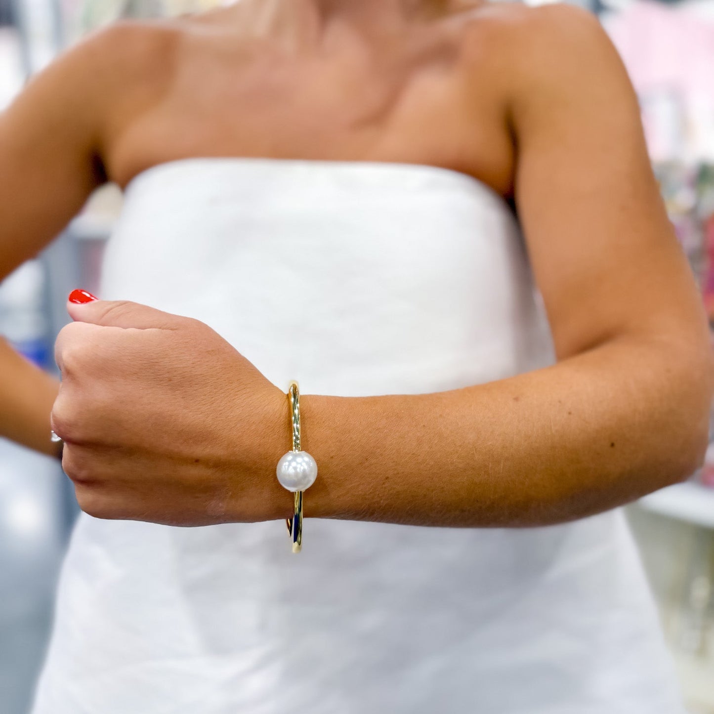 Halo Single Pearl Bangle