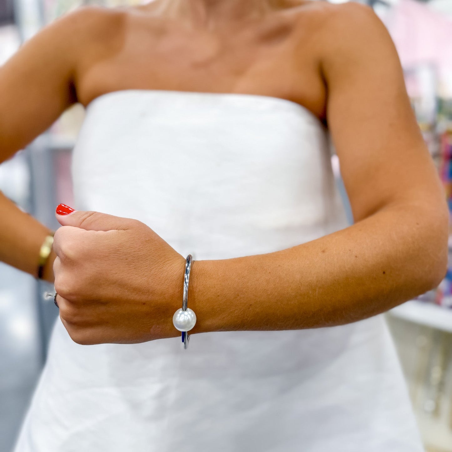 Halo Single Pearl Bangle