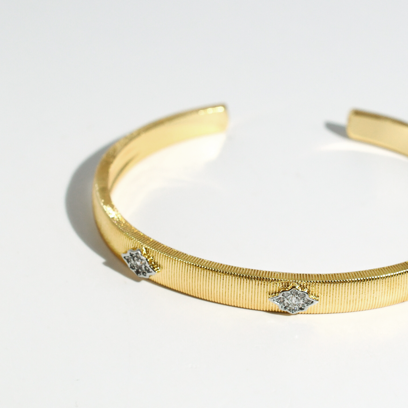 Modern bangle bracelet, Stylish minimalist bracelet, Sleek contemporary bangle, Polished chic bracelet, Clean modern bangle, Elegant simple bracelet, Smooth stylish bangle, Classic modern bracelet, Trendy sleek bangle, Refined minimalist bracelet, Contemporary chic bangle, Versatile modern bracelet