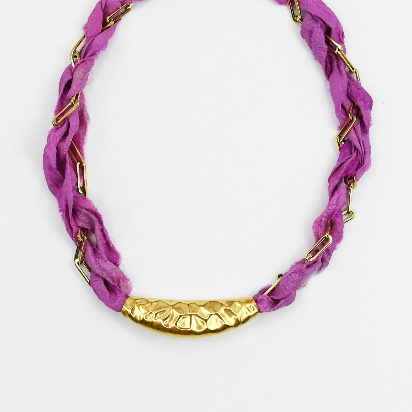 Lavender Blush Scarlet Twist Collar