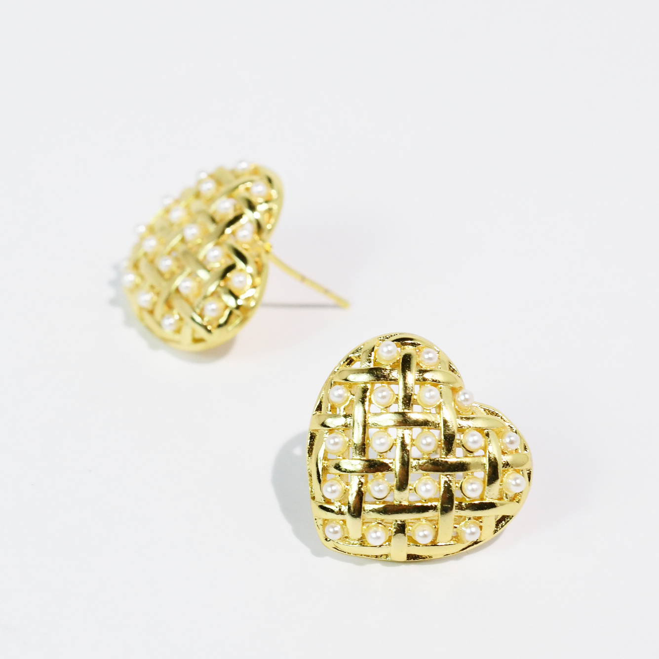 Pretty Pearl Heart Earrings