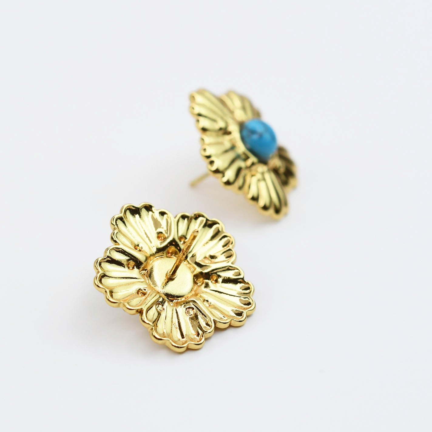 Turquoise Daisy Stud