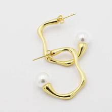 Load image into Gallery viewer, Uneven Pearl Hoop Gold
