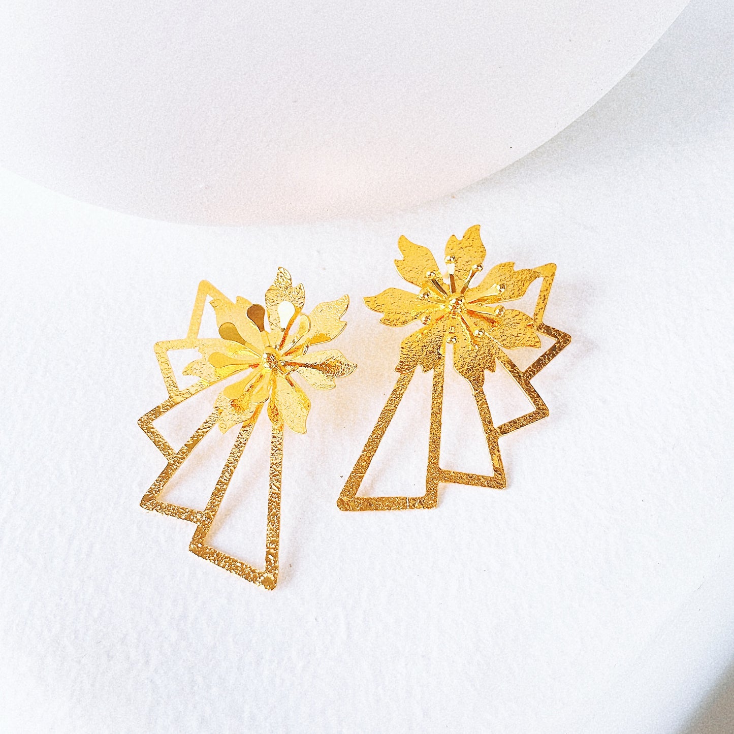 Bloom stud A9