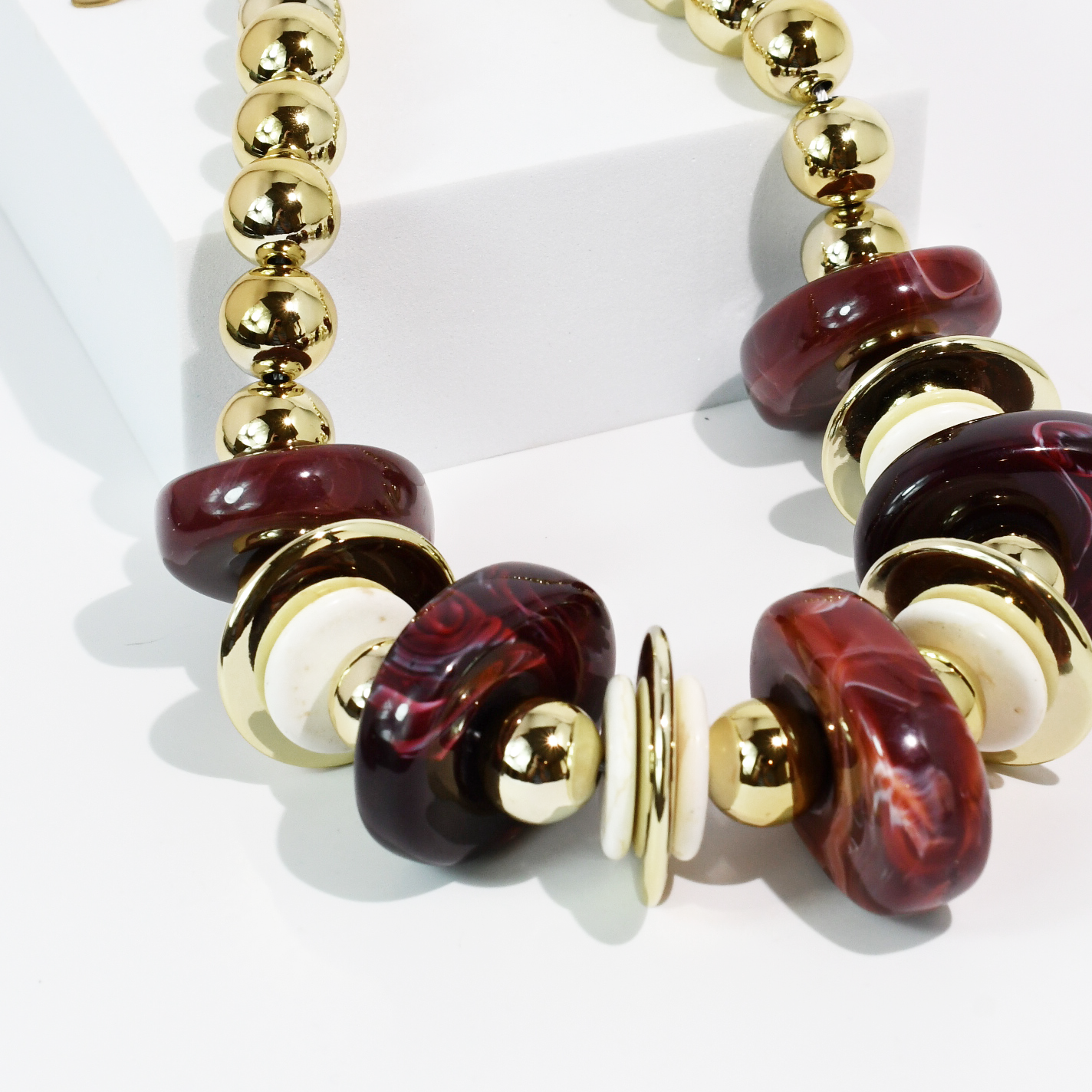 Amber Avenue Burgundy Necklace