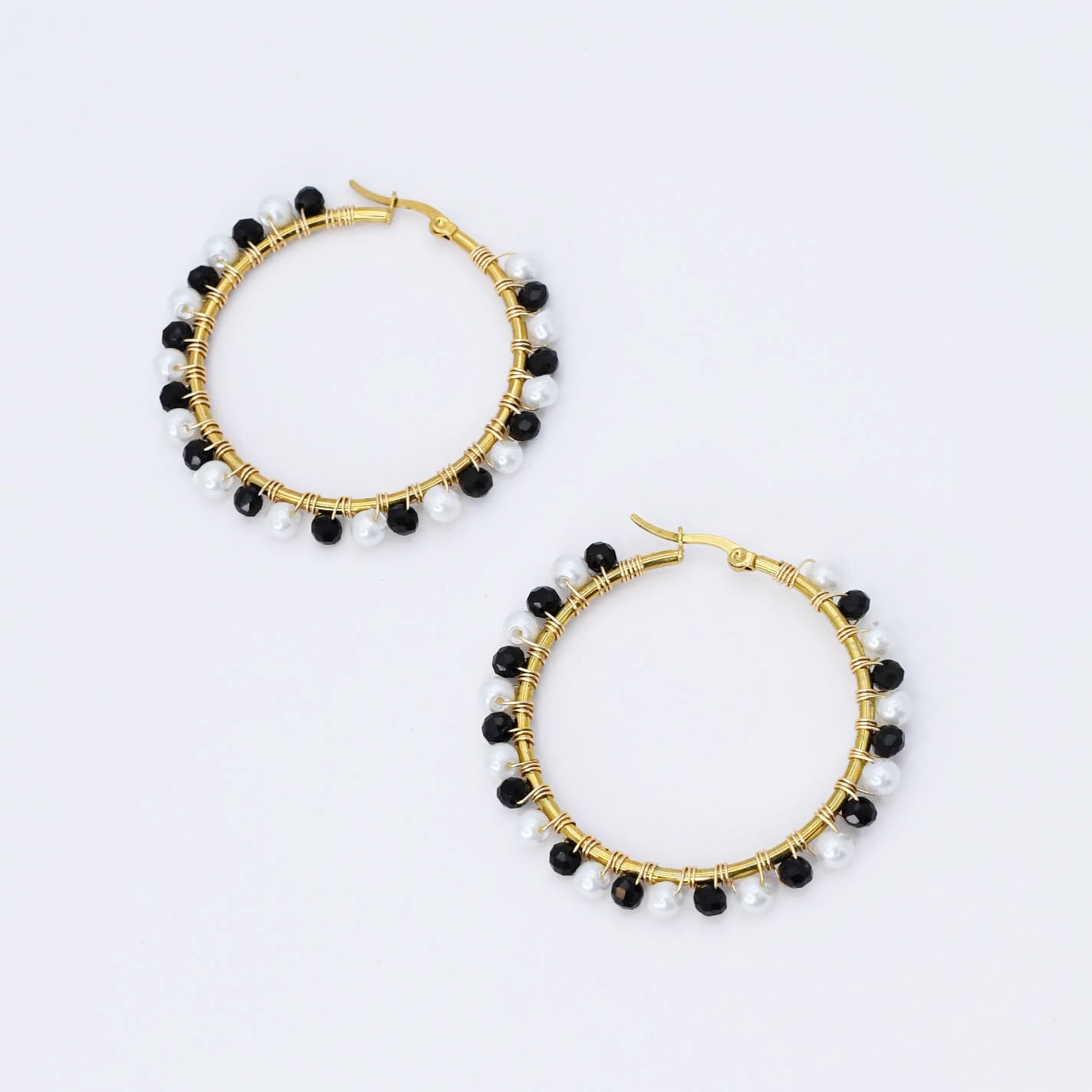 Black/White Beaded Hoop D54