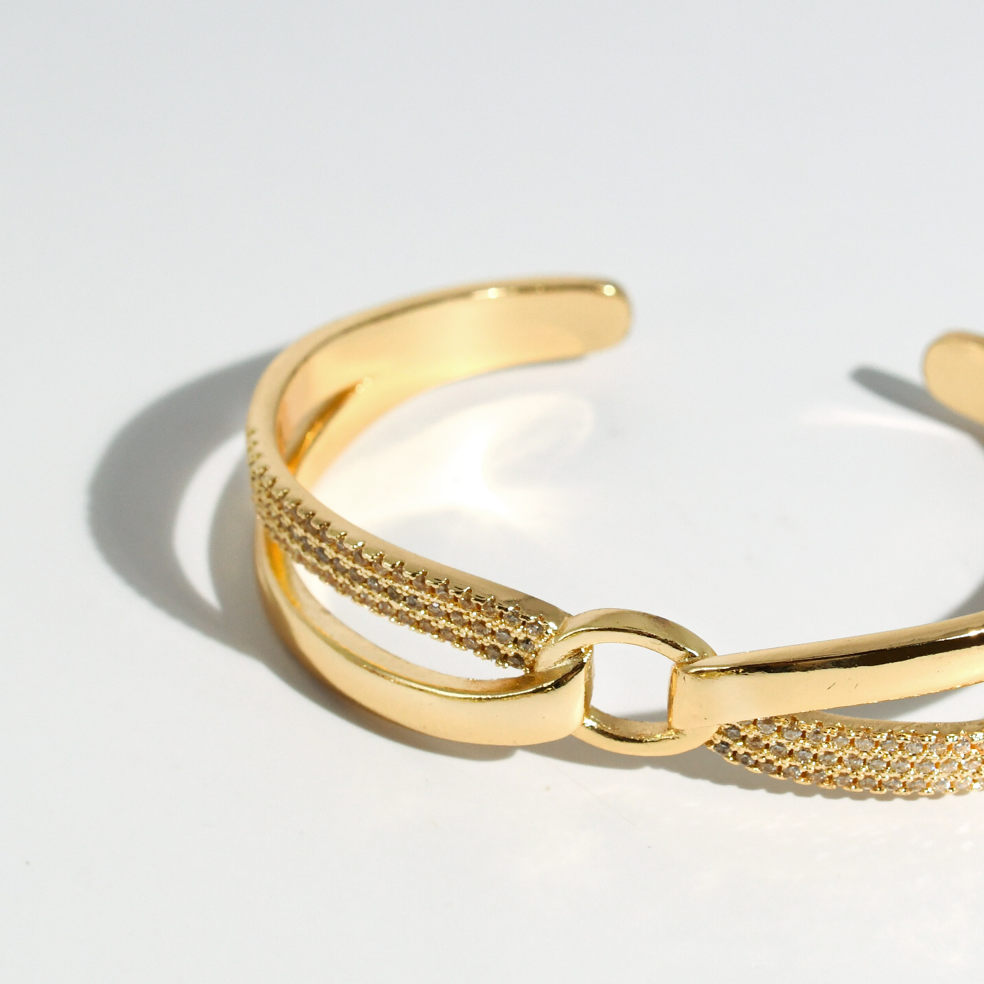 Modern bangle bracelet, Stylish minimalist bracelet, Sleek contemporary bangle, Polished chic bracelet, Clean modern bangle, Elegant simple bracelet, Smooth stylish bangle, Classic modern bracelet, Trendy sleek bangle, Refined minimalist bracelet, Contemporary chic bangle, Versatile modern bracelet