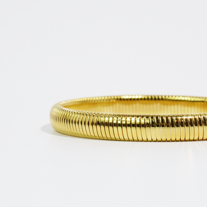 Chic Ribbed Bracelet