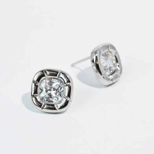 Cushion Luxe Silver Stud