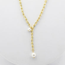 Load image into Gallery viewer, Dangle Pearl Necklace
