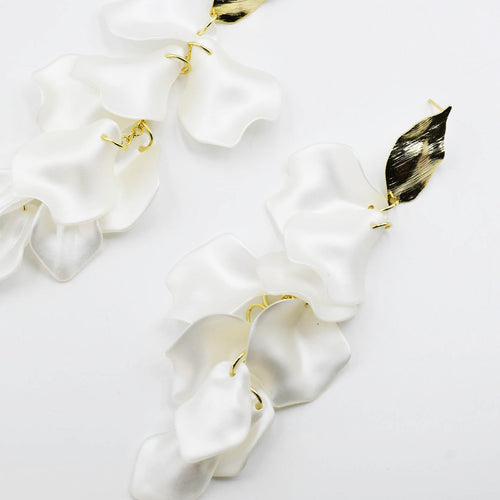 Dangle Petals White D62