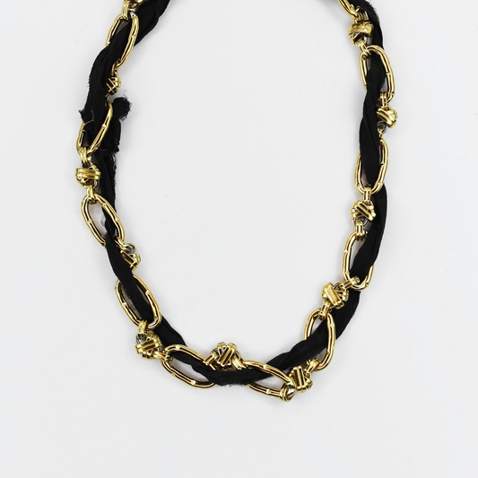 Don't Get it Twisted Black Collar