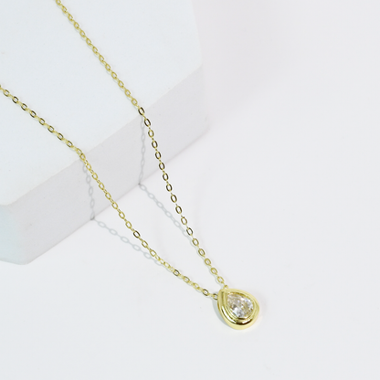 Drop of Love Necklace Gold