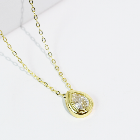 Drop of Love Necklace Gold