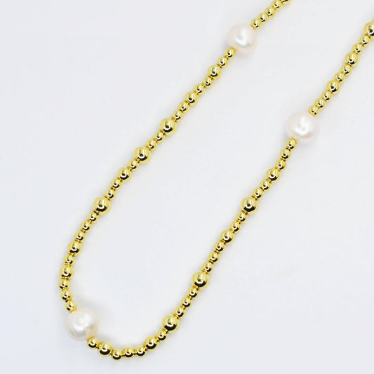 Gold Beaded Necklace With 3 Pearls N59