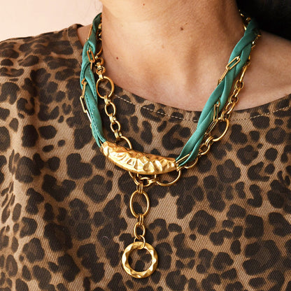 Emerald Scarlet Twist Collar
