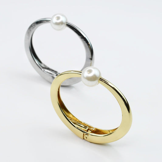 Halo Single Pearl Bangle