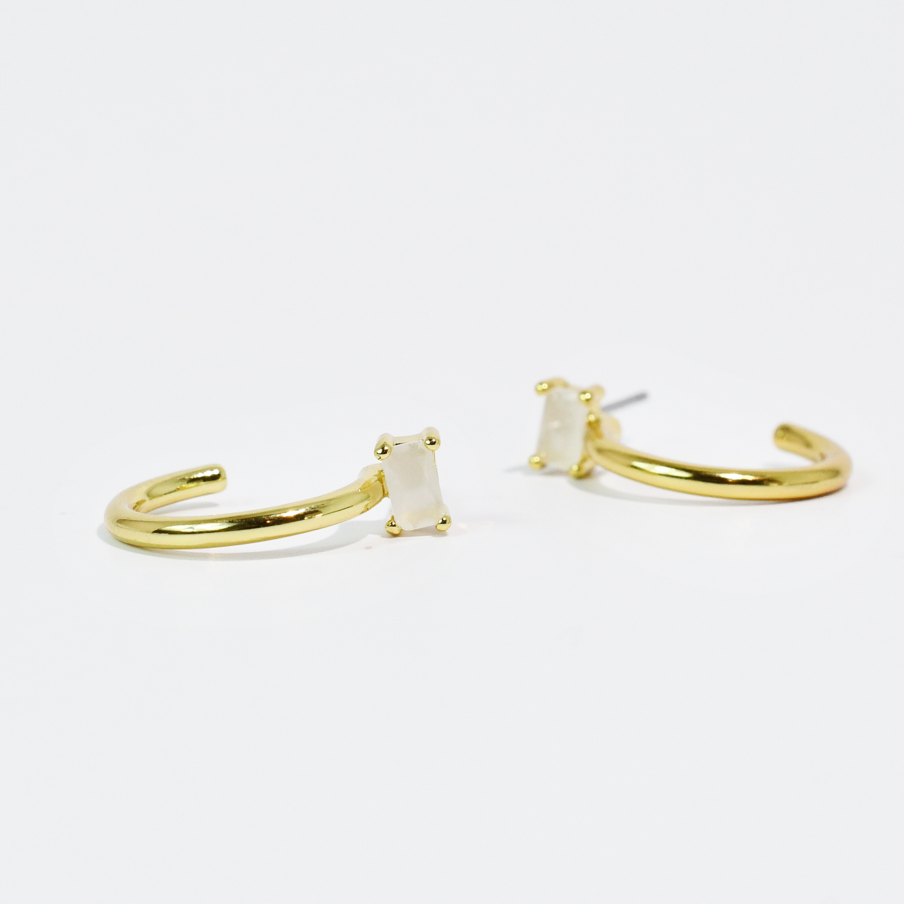 Harper Glow Earring Hazy White