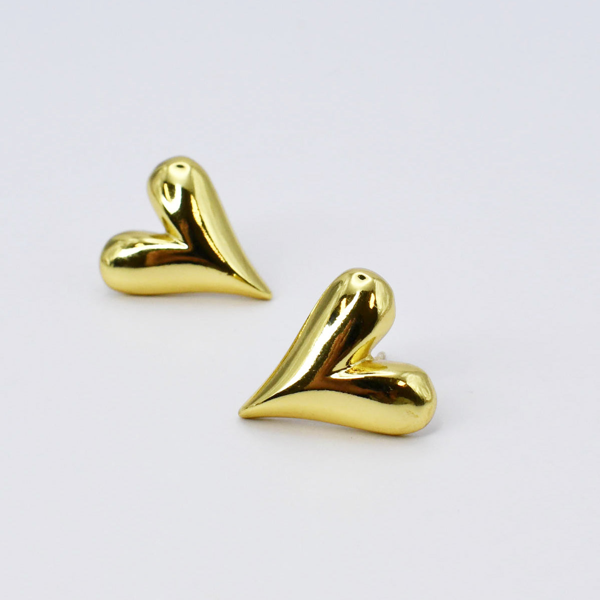 Heart Tear Stud Gold