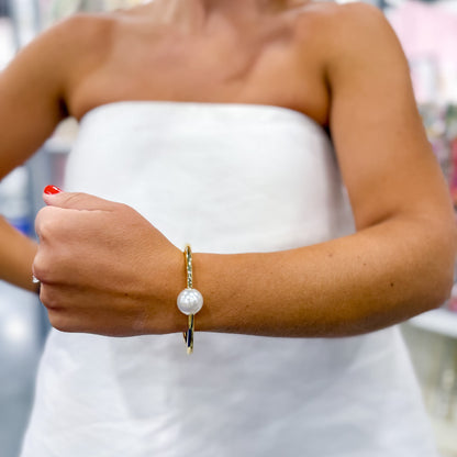 Halo Single Pearl Bangle