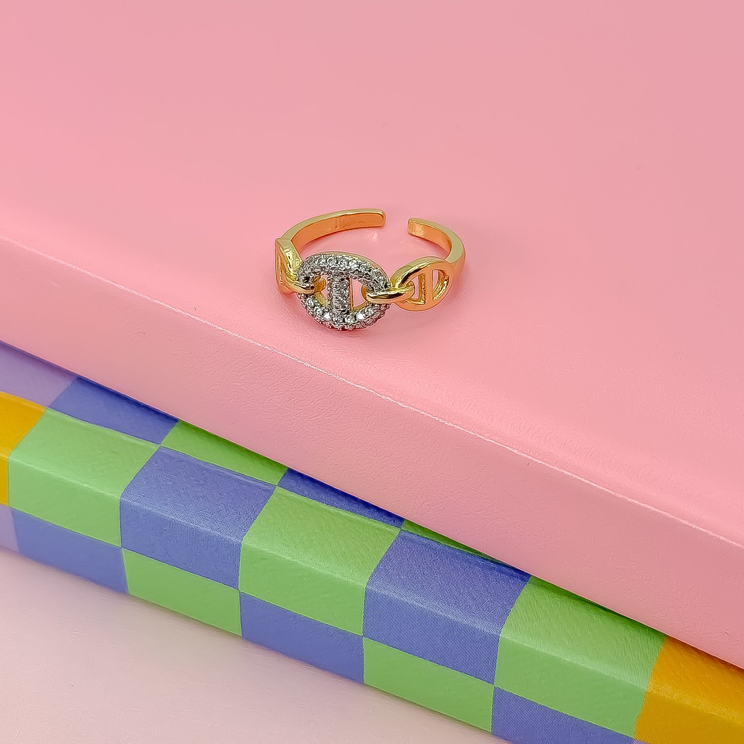 Linked Luxe