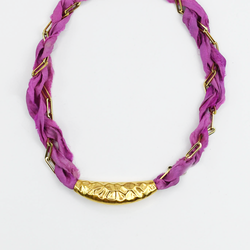 Lavender Blush Scarlet Twist Collar