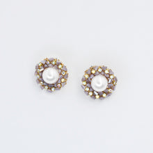 Load image into Gallery viewer, Lavender Pearl Glam Stud D56
