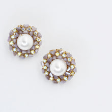 Load image into Gallery viewer, Lavender Pearl Glam Stud D56
