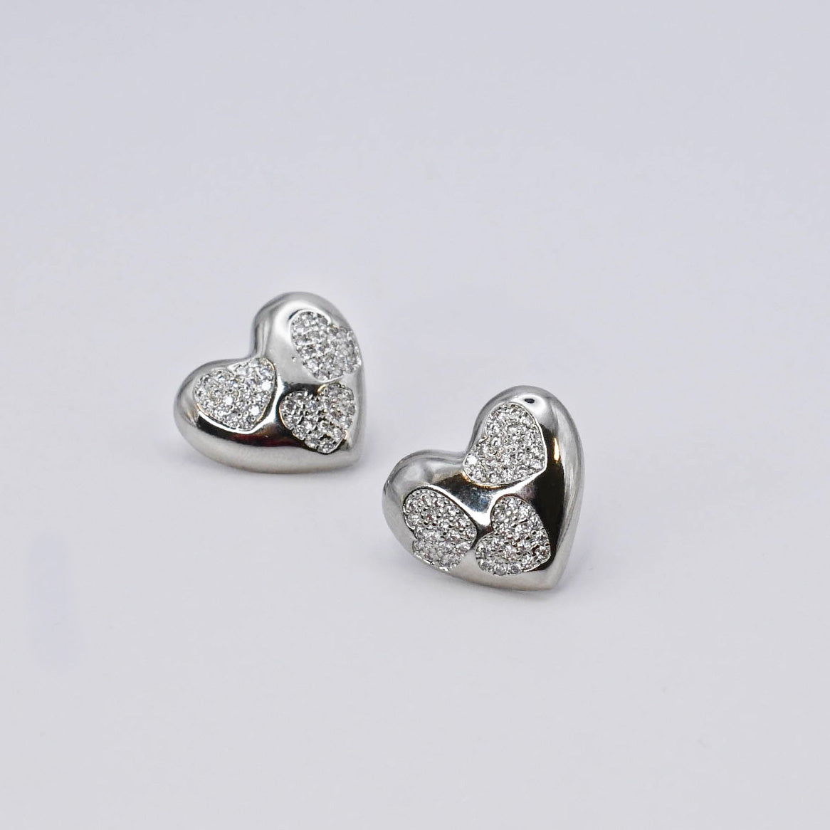 Loving Glow Silver Stud E19