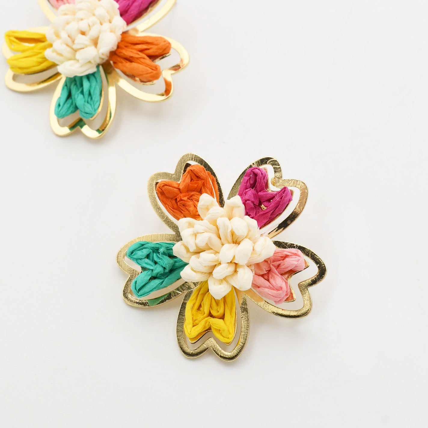 Multi Raffia Flower Stud A49