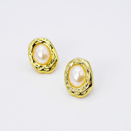 Pearl Gold Bean Stud R22