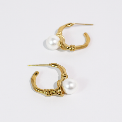 Pearl Kiss Hoops