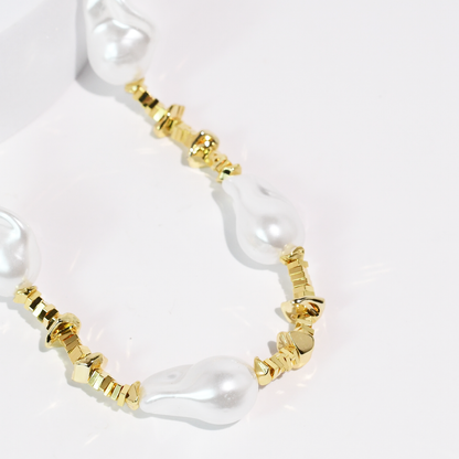 Pearly Queen Necklace