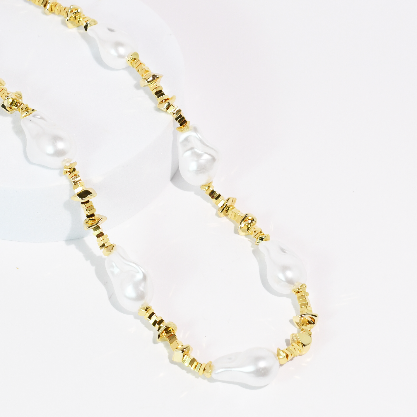 Pearly Queen Necklace