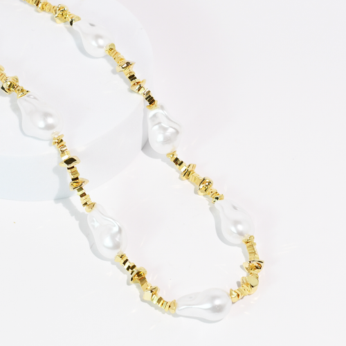 Pearly Queen Necklace