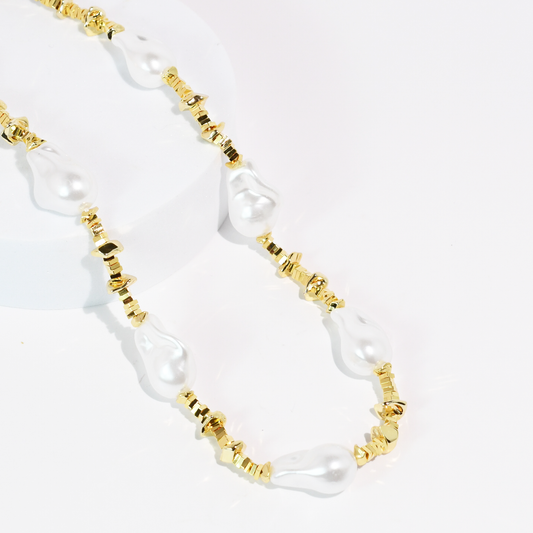 Pearly Queen Necklace