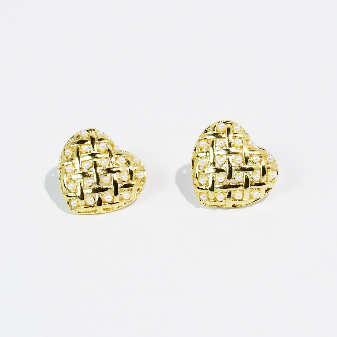 Pretty Pearl Heart Earrings