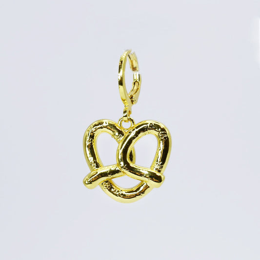 Pretzel Charm CH-190