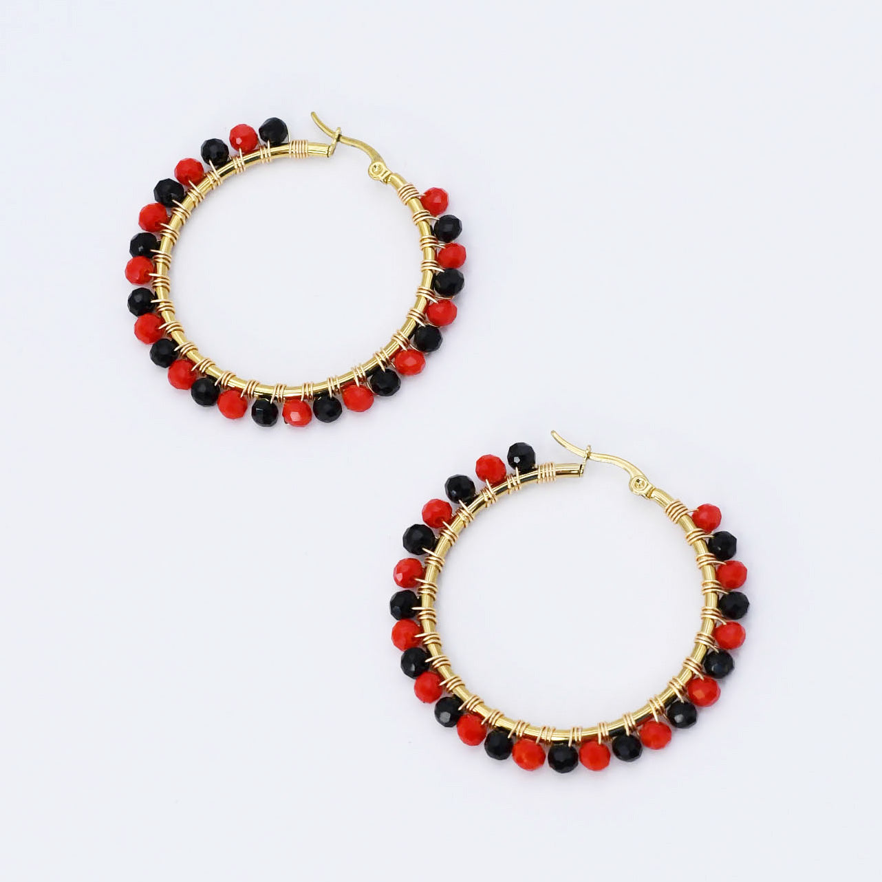 Black/Red Beaded Hoop D54