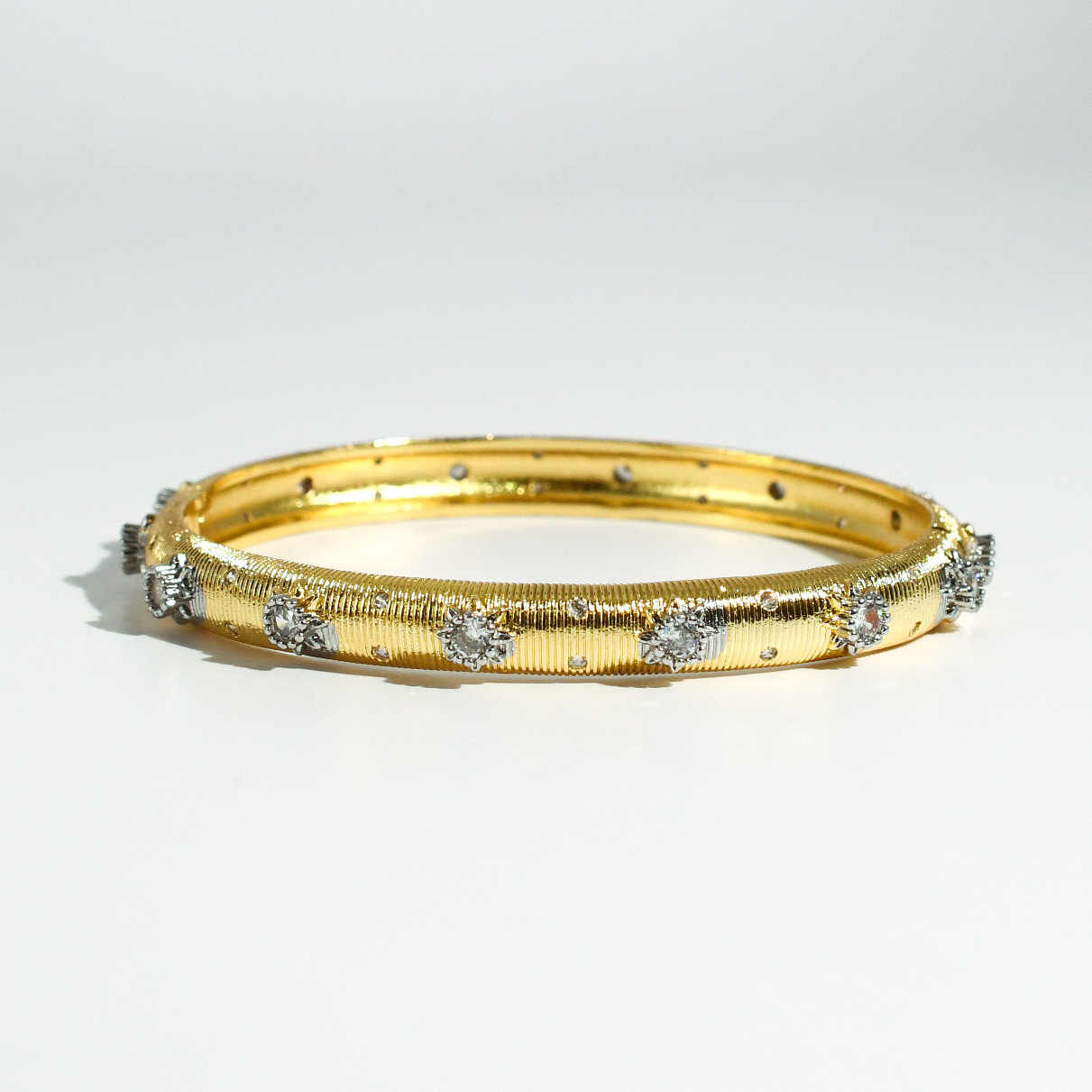 Modern bangle bracelet, Stylish minimalist bracelet, Sleek contemporary bangle, Polished chic bracelet, Clean modern bangle, Elegant simple bracelet, Smooth stylish bangle, Classic modern bracelet, Trendy sleek bangle, Refined minimalist bracelet, Contemporary chic bangle, Versatile modern bracelet