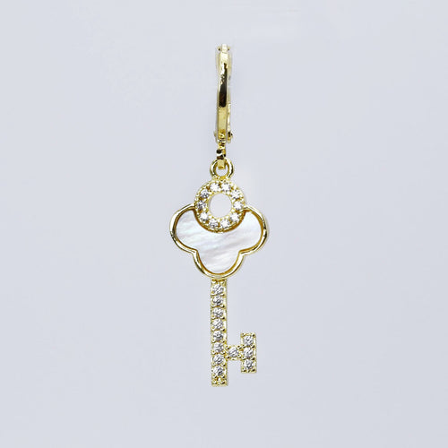 Twinkle Key Gold Charm CH-44