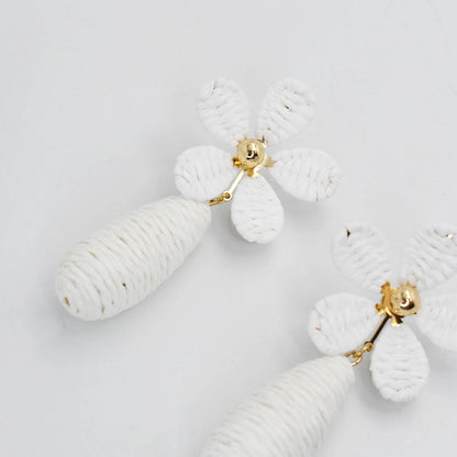 White Raffia Flower A44