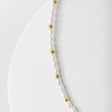 Load image into Gallery viewer, Dainty Pearl Chocker
