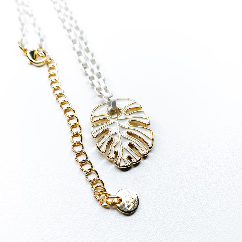 White palm necklace
