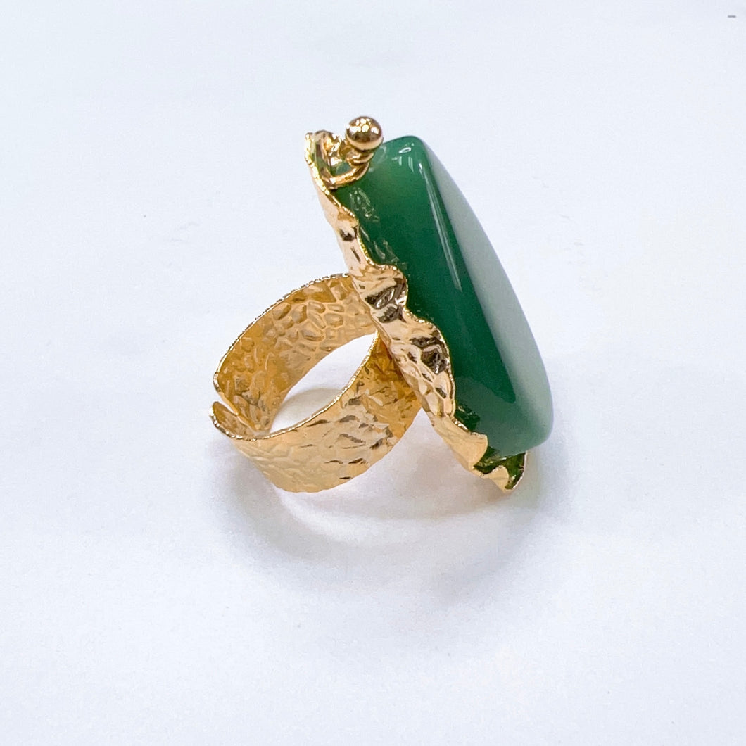 The emerald serena stone ring